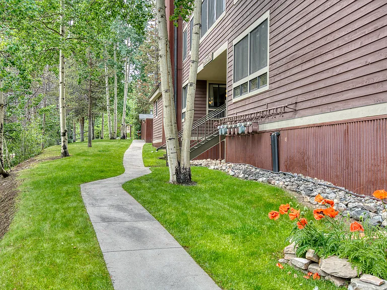 250 Ski Hill Rd #25 — Photo 18