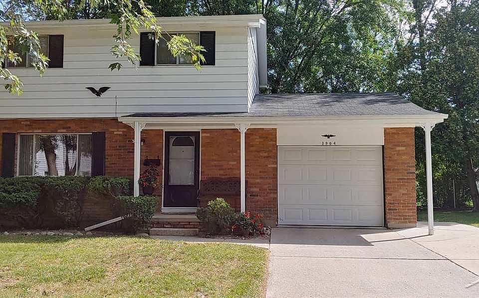 1st image of 3904 Vanguard Dr