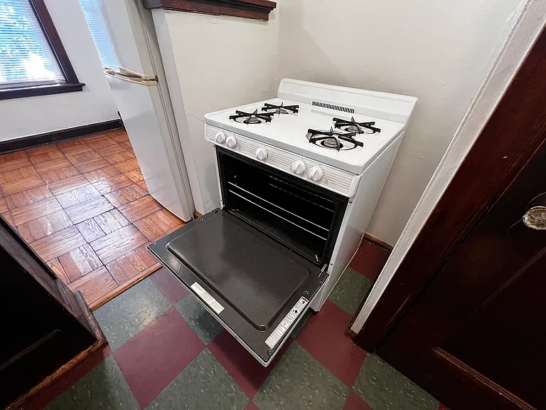 Large gas range.