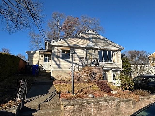 1st image of 11 Cove Ct
