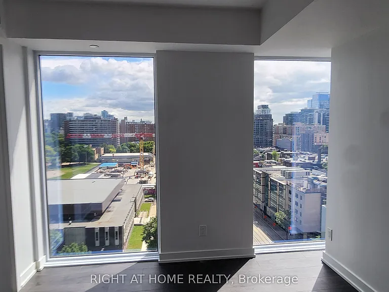 100 Queen St E #1503 — Photo 14