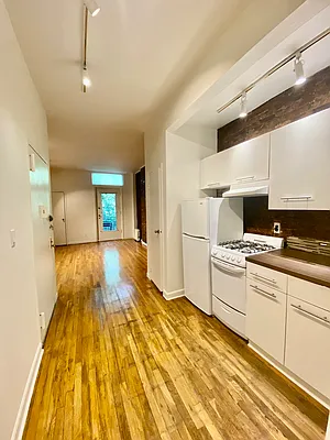 Rented by CMV Realty Inc. | media 11