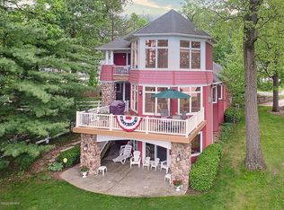 24056 S Shore Dr, Edwardsburg, MI 49112
