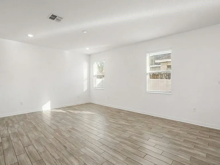 2999 Addison Blvd — Photo 4