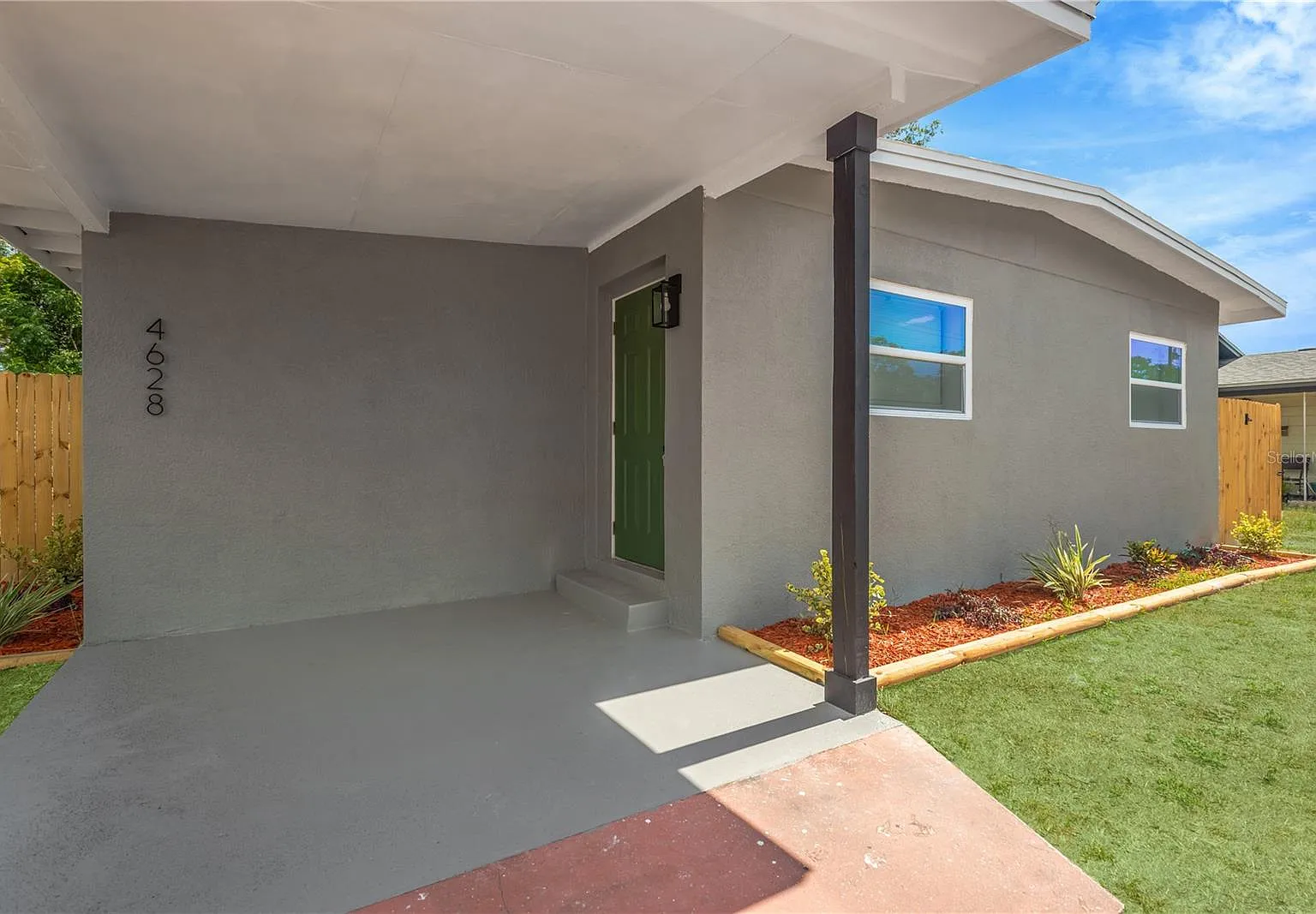 3 bed, 935 sqft, $2,600 — Photo 1