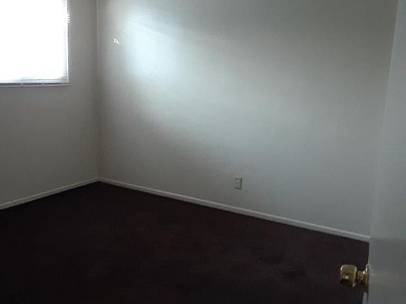 3rd image of 10603 S Van Ness Ave APT 3