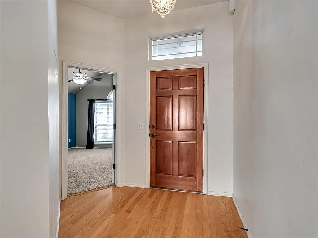 3 bed, 2.0 bath, 1289 sqft, $1,525 — Photo 3