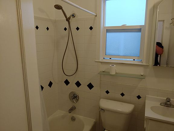 5th image of 939 Guerrero St #B