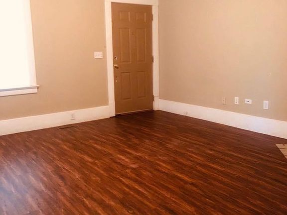 3rd image of 601 W Washington Ave