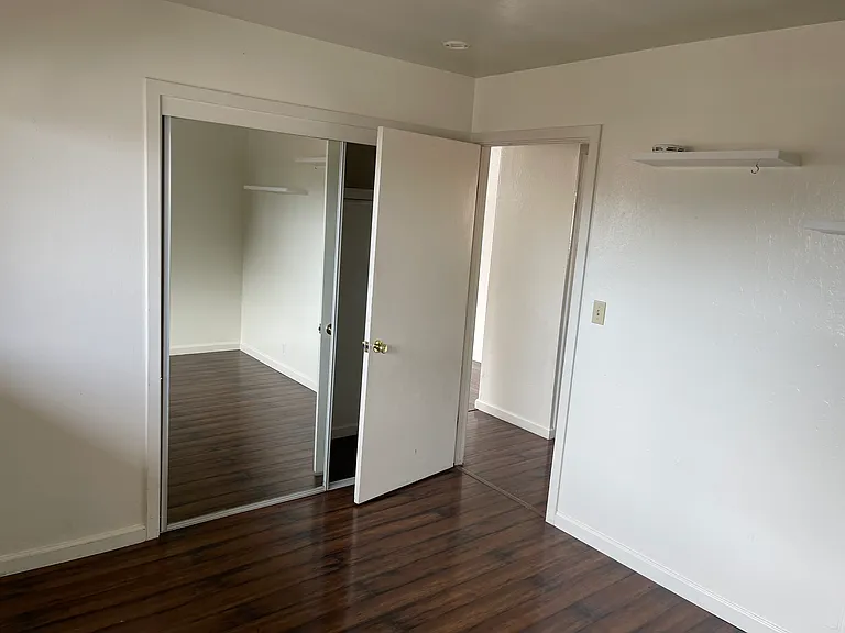 928 Adams St #4 — Photo 9