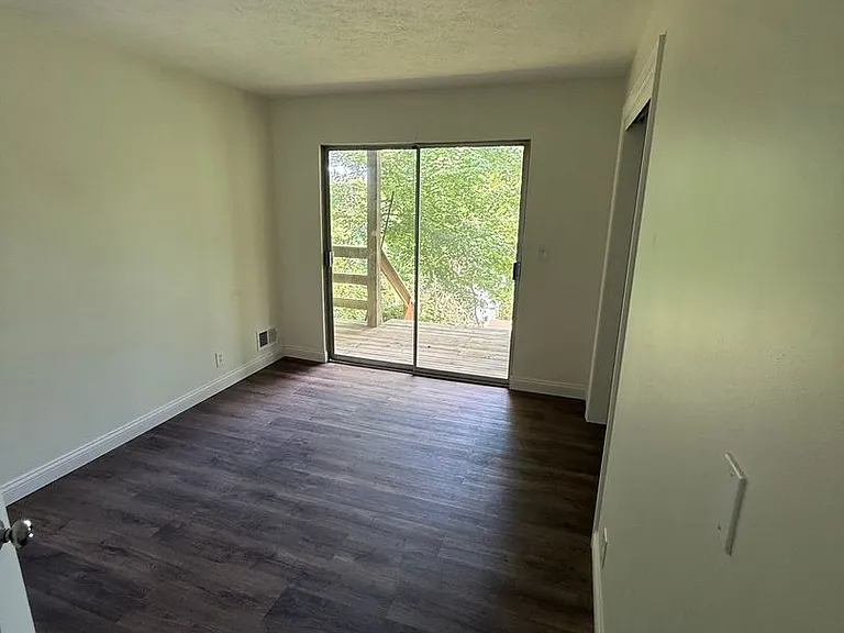 805 Basil Rd — Photo 12
