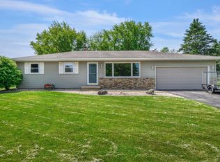 820 Clover Ln, Oregon, WI 53575