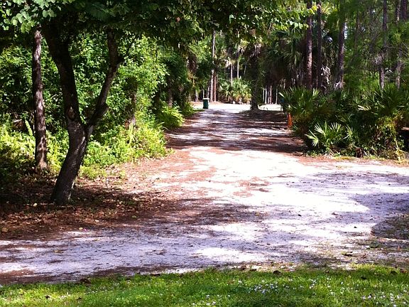4th image of 4910 Coral Wood Dr