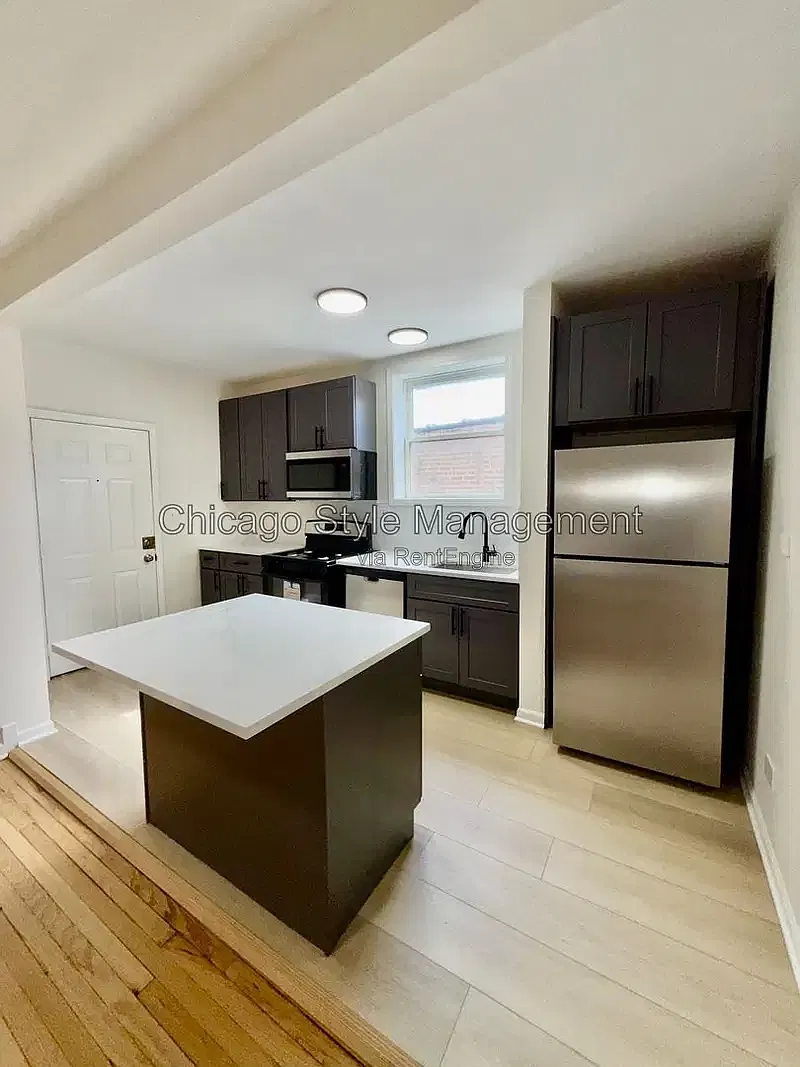 3 bed, 1350 sqft, $1,700 — Photo 1