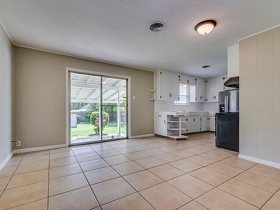 4th image of 5101 Ravensdale Ln