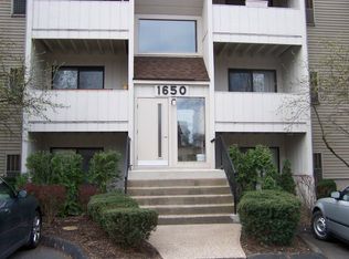 1650 Cedarwood Dr APT 238, Westlake, OH