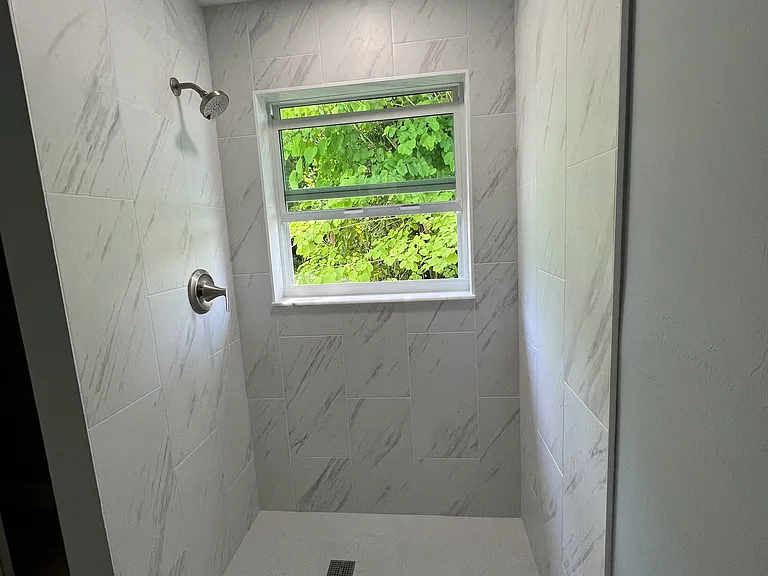 2148 Aldridge Ave — Photo 12