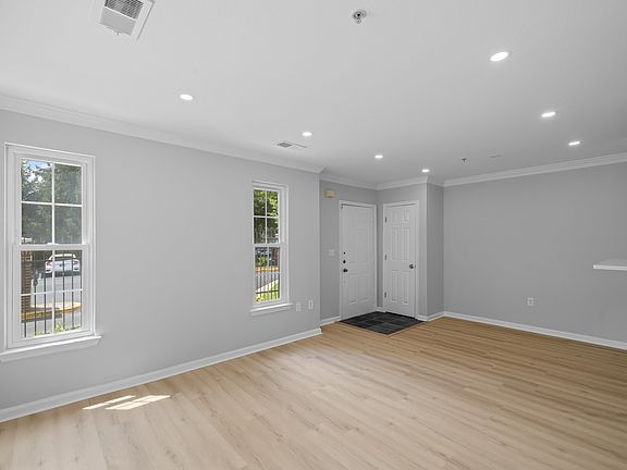 3rd image of 12791 Fair Briar Ln