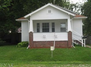 209 S Alexander St, Clinton, IL 61727