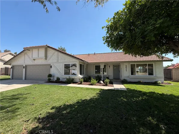 211 W Columbine Ave, Rialto, CA 92377