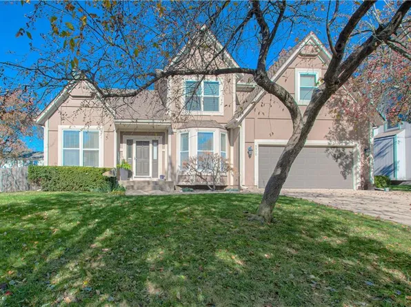 5910 W 152nd Ter, Overland Park, KS 66223