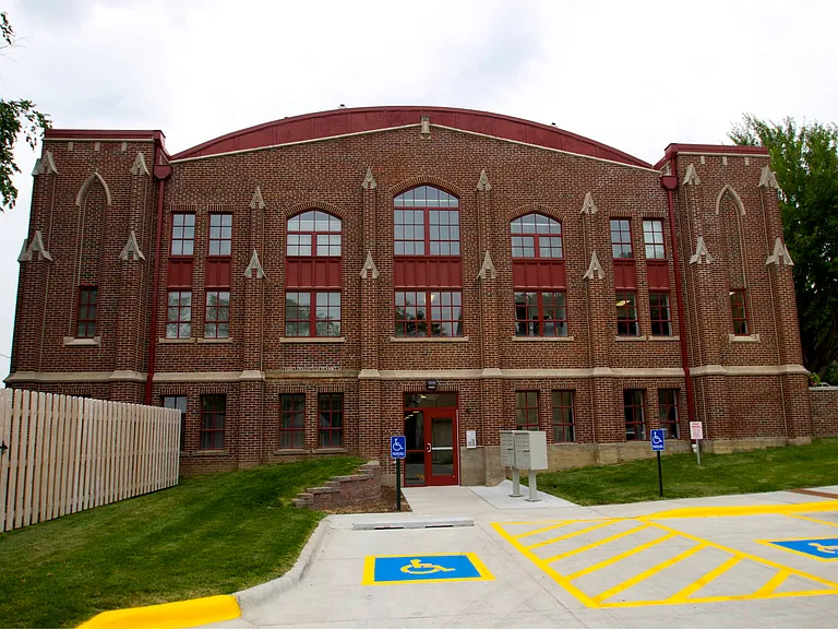 Side view of 3 Points Loft.