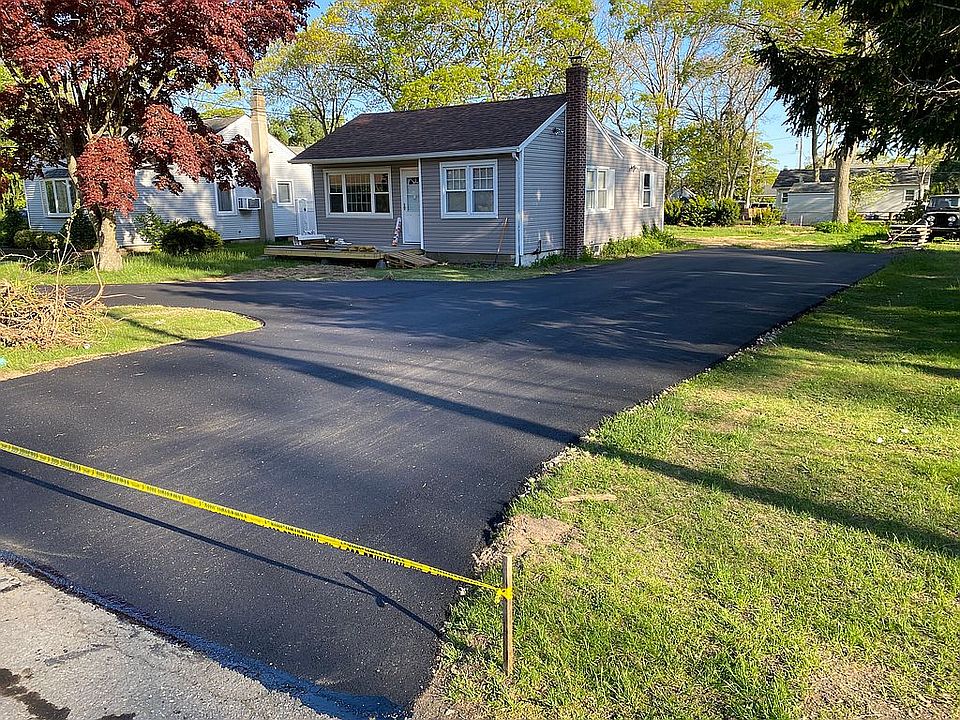 1st image of 22 Aster Ave