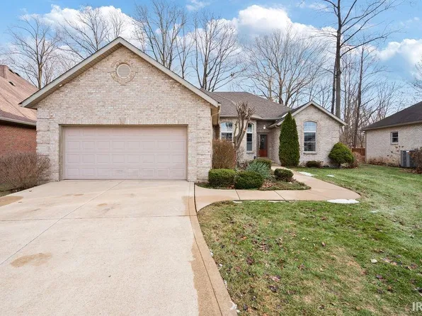 1790 Hunters Cove Cir, Kokomo, IN 46902