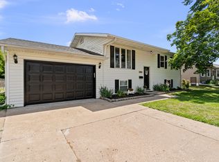 1448 17th Ave, Camanche, IA 52730