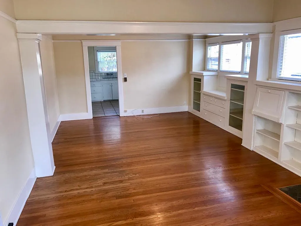 2 bed, 850 sqft, $3,300 — Photo 1