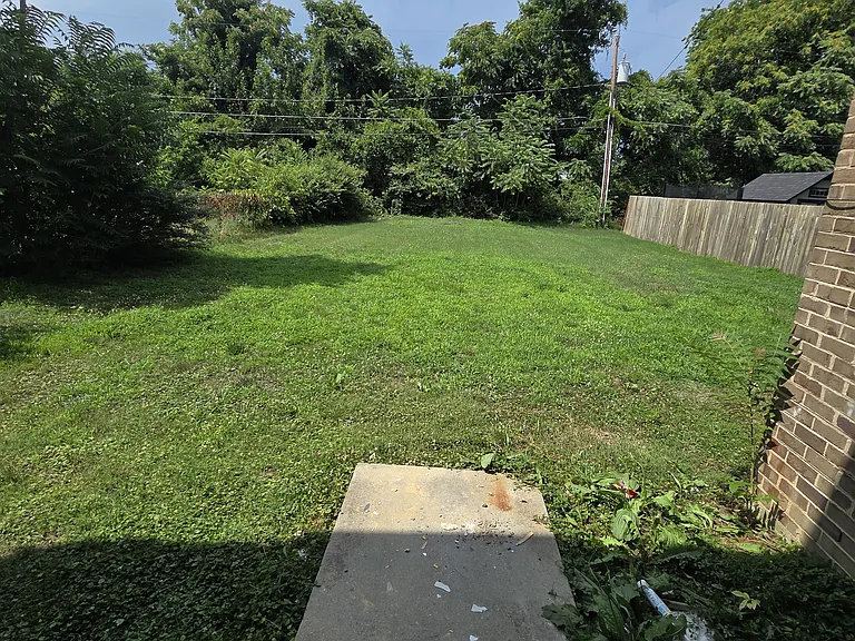 412 Winston St — Photo 7