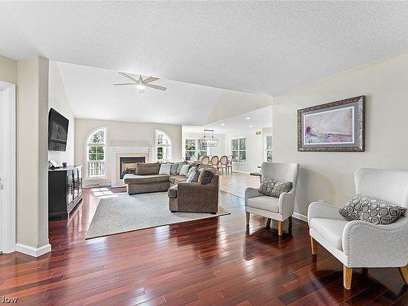 5th image of 6832 Twin Oaks Ct