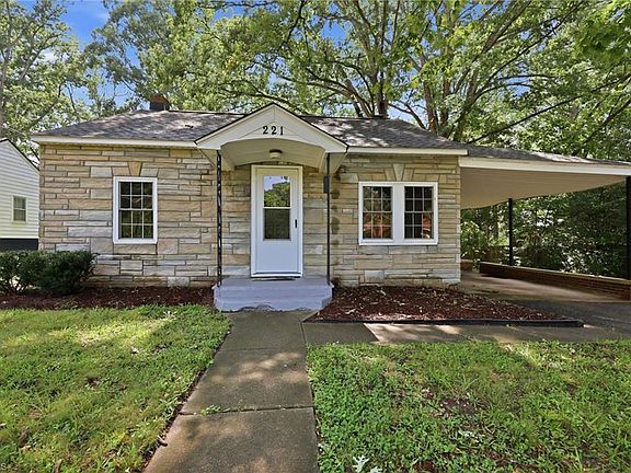 2nd image of 221 Zollicoffer Ave