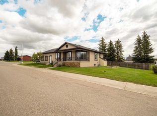 996 2nd Ave W, Cardston, AB T0K0K0