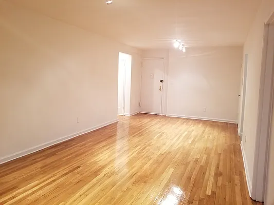 Rented by Max & Associates Realty Corp | media 14