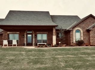426 NE Creekside Dr, Elgin, OK 73538