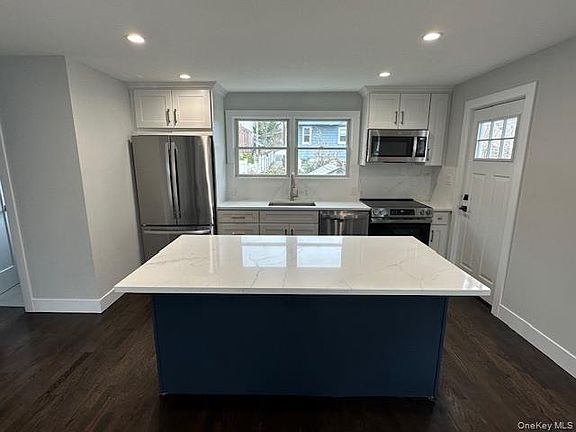 3rd image of 7 Linwood Rd N Floor 1