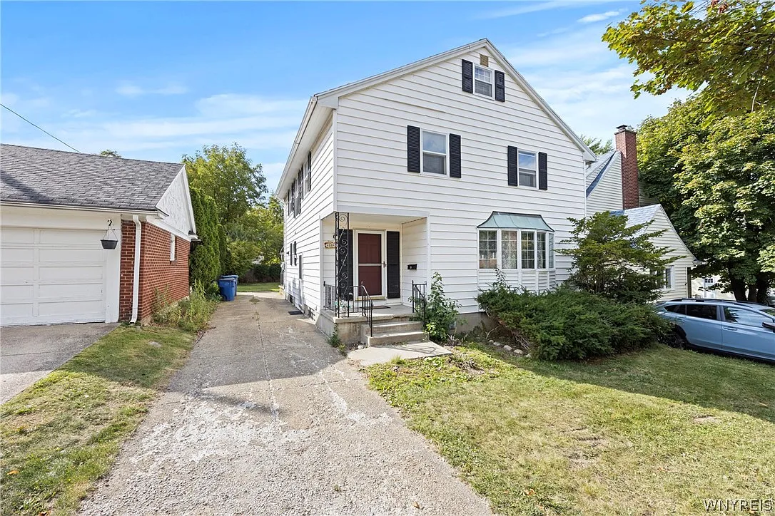 5 bed, 2.5 bath, 2591 sqft, $2,800 — Photo 3