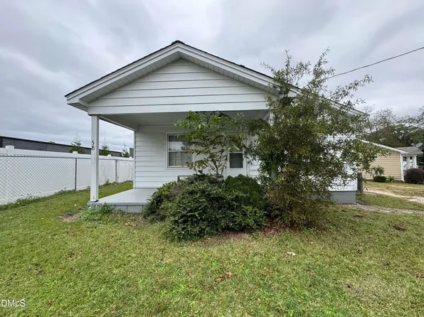 38 W Waddell Dr, Smithfield, NC 27577