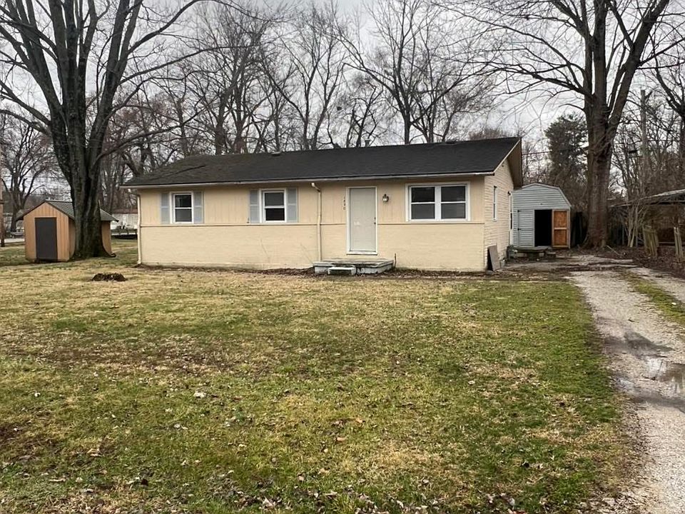1st image of 1830 Fayette Dr