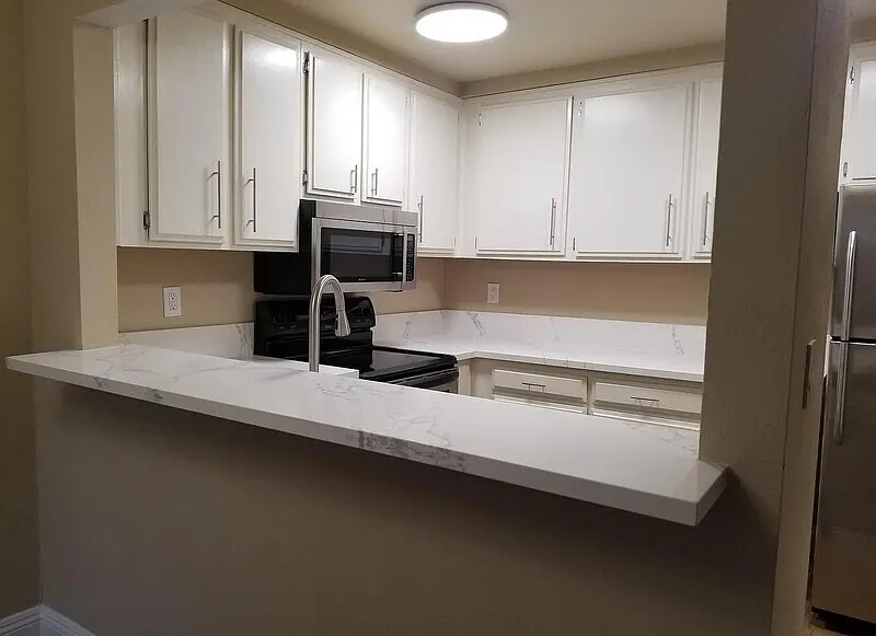 2 bed, 2.0 bath, 842 sqft, $1,990 — Photo 2