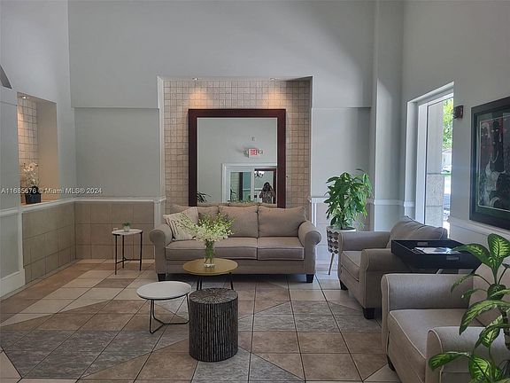 4th image of 50 Menores Ave APT 725