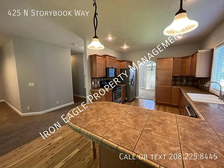 425 N Storybook Way — Photo 6