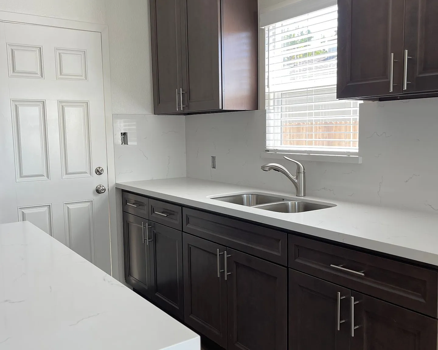 Upgraded One Bedroom Unit — Photo 2