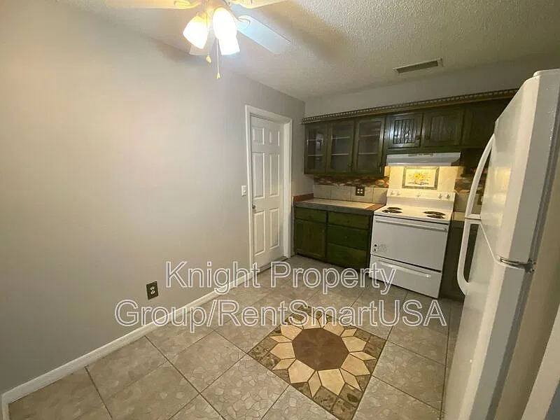 2 bed, 1.0 bath, 974 sqft, $1,695 — Photo 4