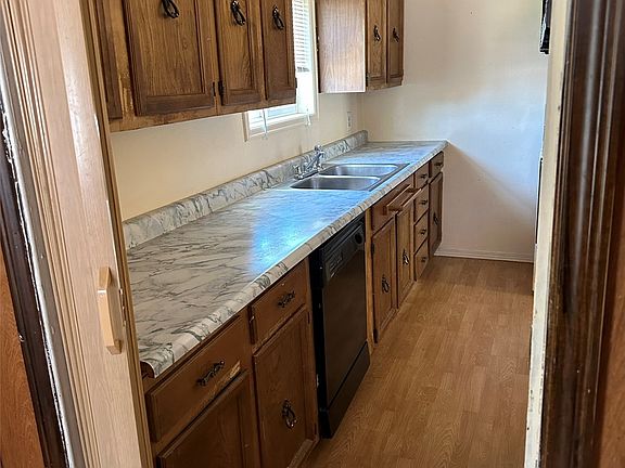 4th image of 406 W Spruce Avenue