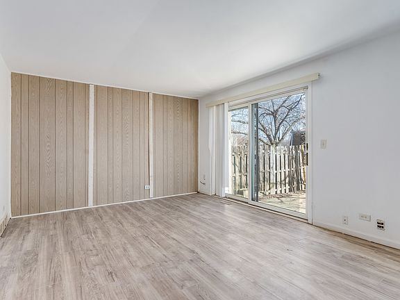 3rd image of 555 Monroe Rd