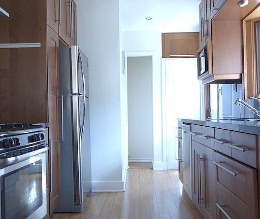 3rd image of 7279 Fountain Ave