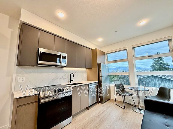 3rd image of 720 Klo Rd #301