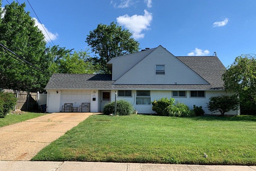 1st image of 140 Bucket Ln